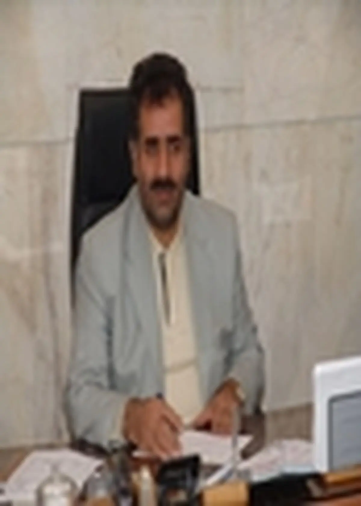 حضور کمرنگ کارگران در عرصه سیاست، به دلیل مشکلات معیشتی