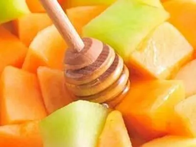 خوردن خربزه با عسل باعث مرگ آنی می‌شود؟