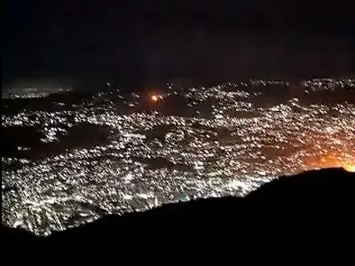 آسوشیتدپرس می‌گوید دست‌کم صدای ۷ انفجار در پایتخت ونزوئلا شنیده شده است + فیلم