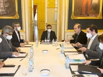 باقری کنی یواصل مباحثاته المکثفة مع رؤساء الوفود المفاوضة فی فیینا 