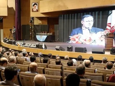 سهم بزرگ اصفهان در صنعت کشور / ضرورت تغییر مدل استراتژی توسعه‌ای کشور/ وضعیت درمان در استان مطلوب نیست