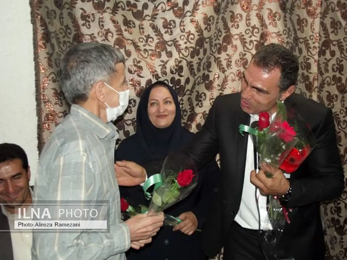 بیماران سرطانی از سلطان رینگ جهان تجلیل کردند+عکس