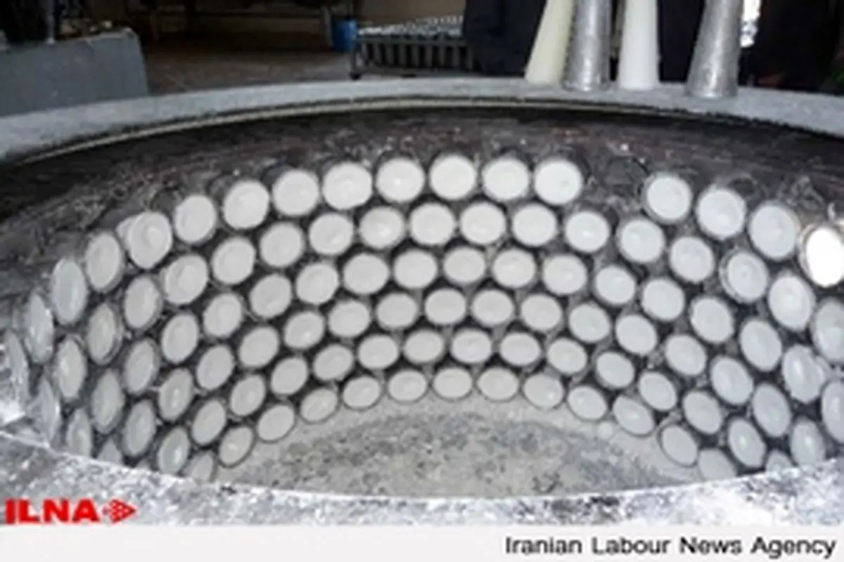 کارگران قند و تصفیه اهواز ۳۳ ماه حقوق معوقه طلبکارند