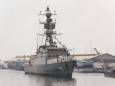 ناوشکن دنا در بندر ویشاخاپاتنام هند پهلو گرفت