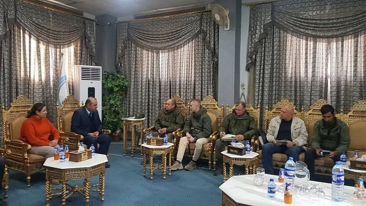 دیدار هیأت نظامی روس با فرماندهان کُرد در منطقه «عین العرب» 