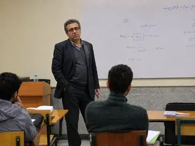 استادان دانشگاه مهرماه سر کلاس نمی‌روند؟/ فشارهای معیشتی به مهاجرت منجر می‌شود