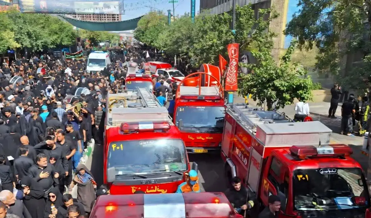 نجات ۲۰۰ نفر از ساکنان یک مجتمع اقامتی_تجاری از حادثه آتش سوزی در مشهد
