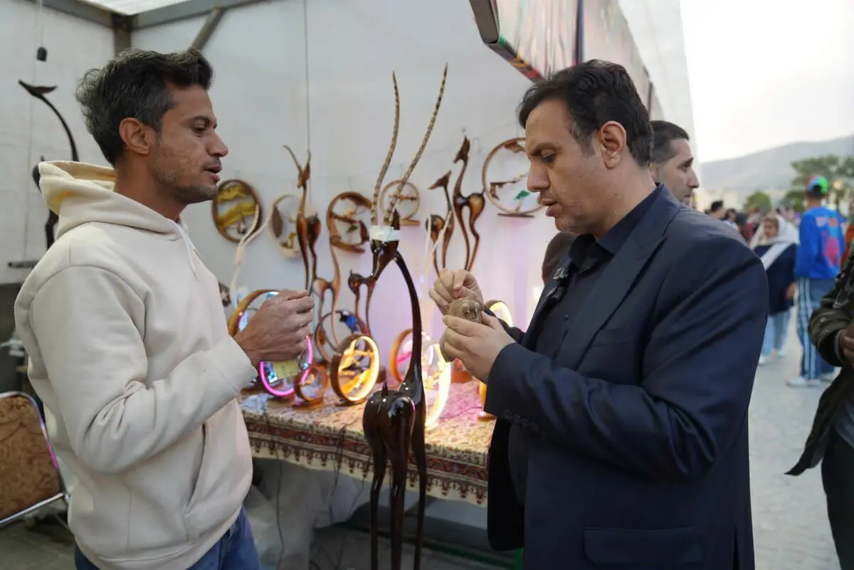 رونق کنونی در گذر هنر حافظ تا پایان تعطیلات ادامه یابد