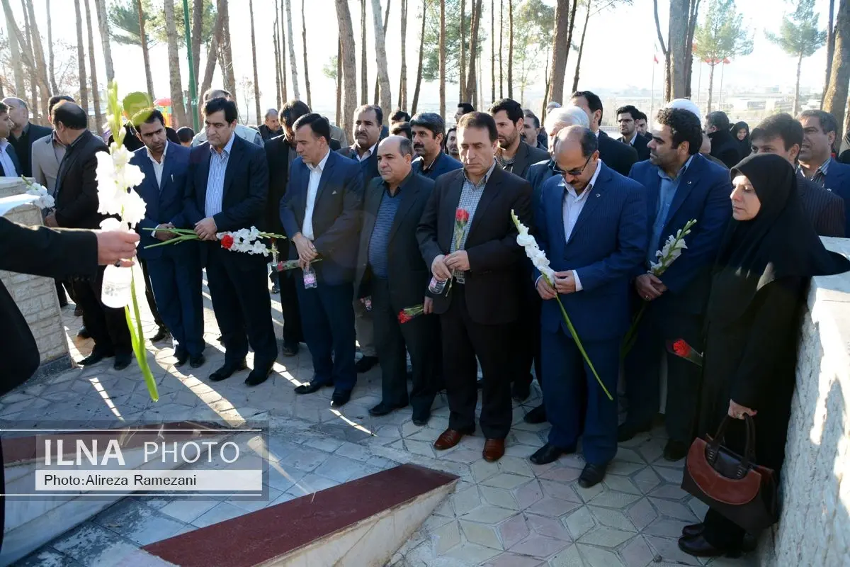 تجدید میثاق مدیران شورای رفاه لرستان با شهیدان