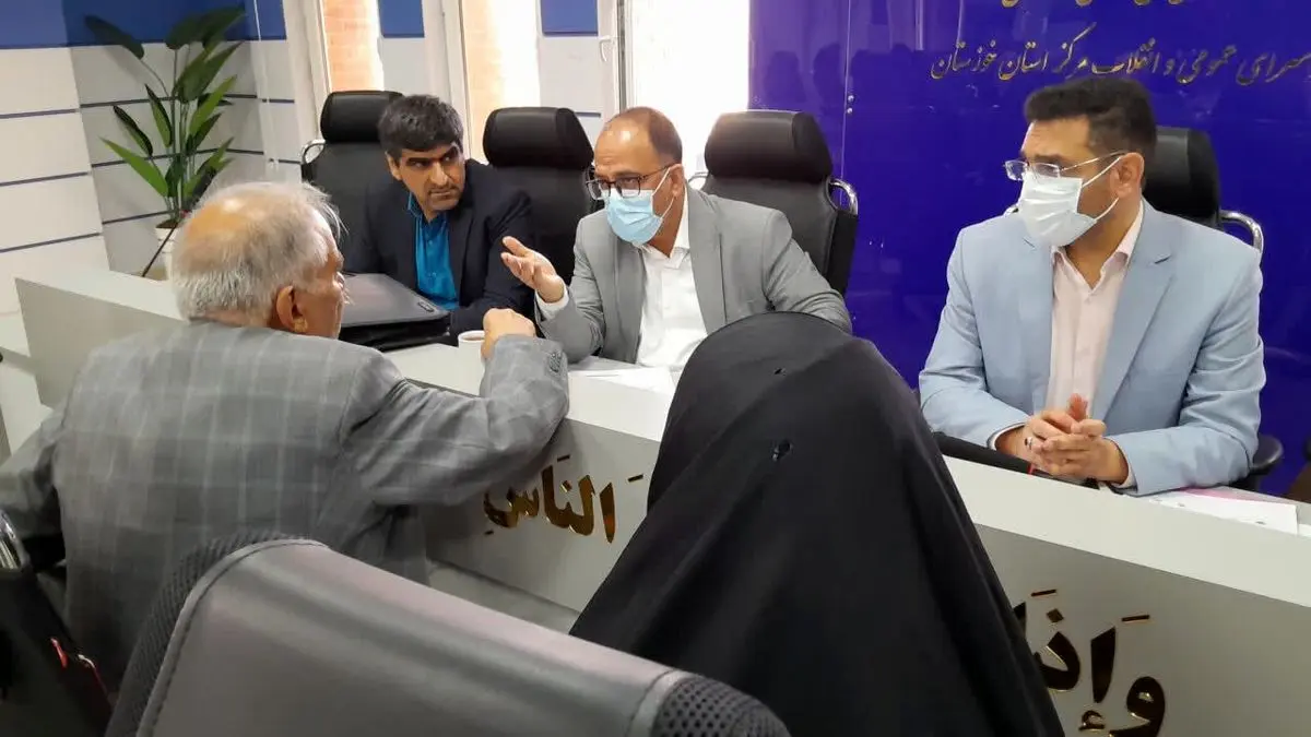 بررسی درخواست‌های بیش از ۶۰ شهروند در دیدار مردمی دادستان مرکز خوزستان