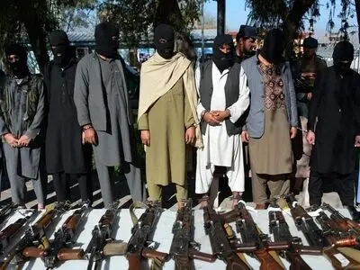 ادامه درگیری نظامیان افغان با شبه‌نظامیان طالبان در ولایت «غزنی»