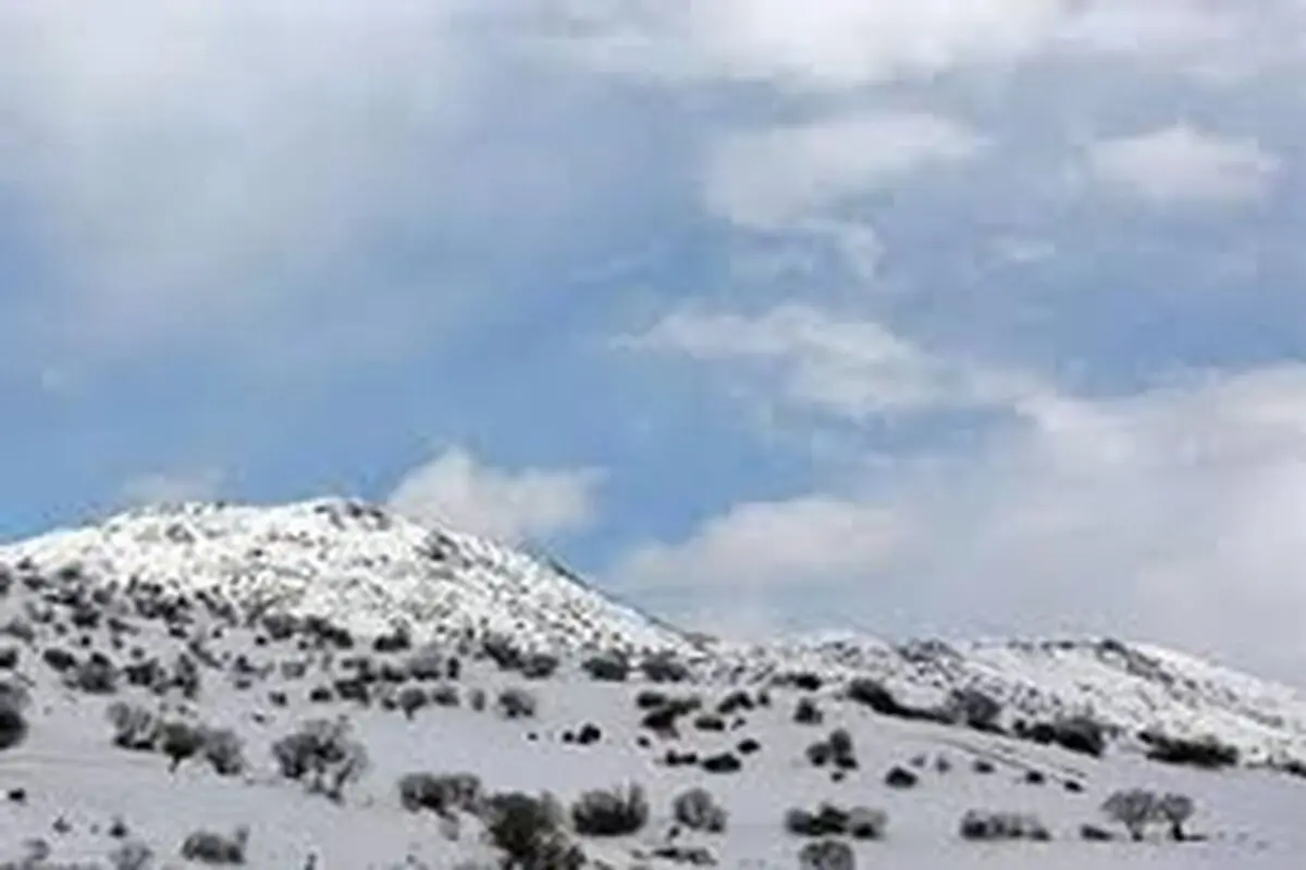اولین برف پاییزی چهره کردستان را سفیدپوش کرد
