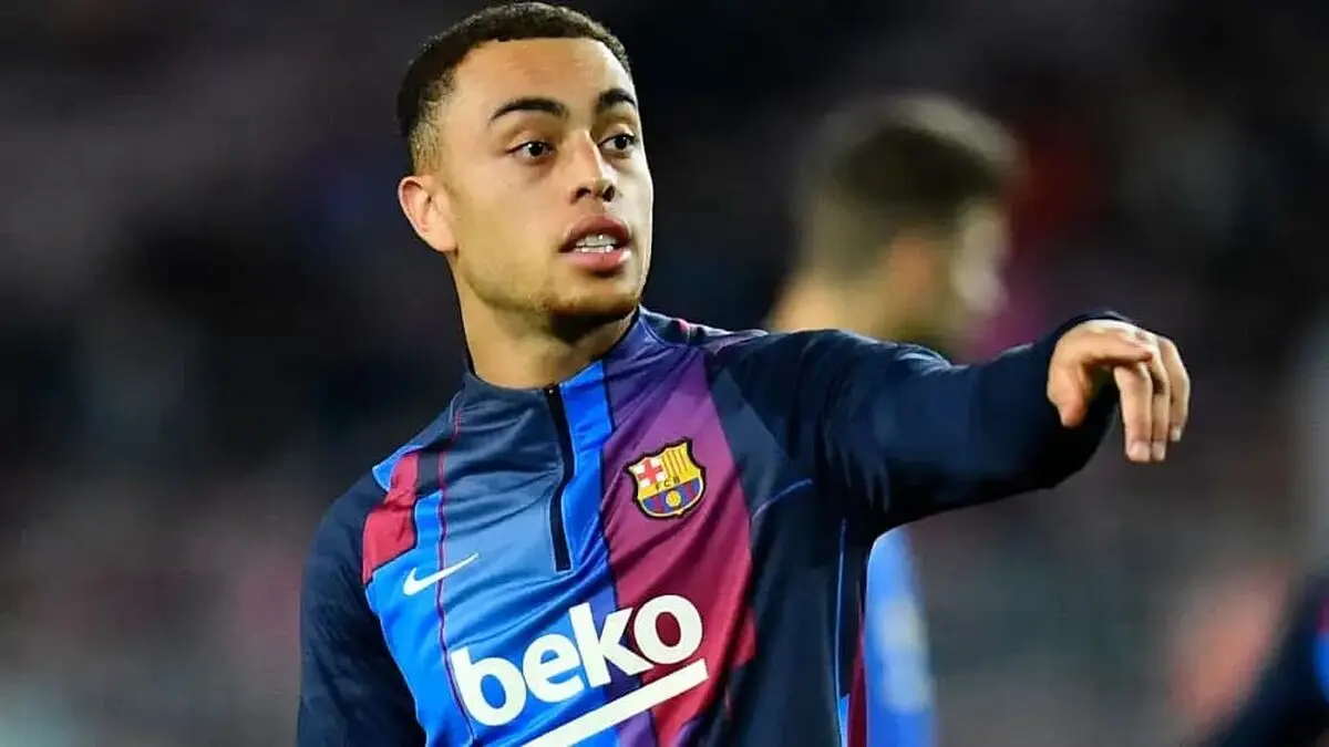 آژاکس خواستار بازگشت دِست از بارسلونا