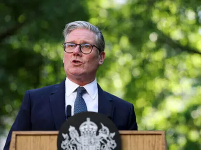 شایعات مربوط به استعفای خود را رد می‌کنم