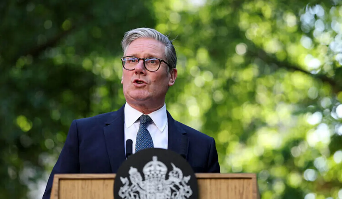 شایعات مربوط به استعفای خود را رد می‌کنم