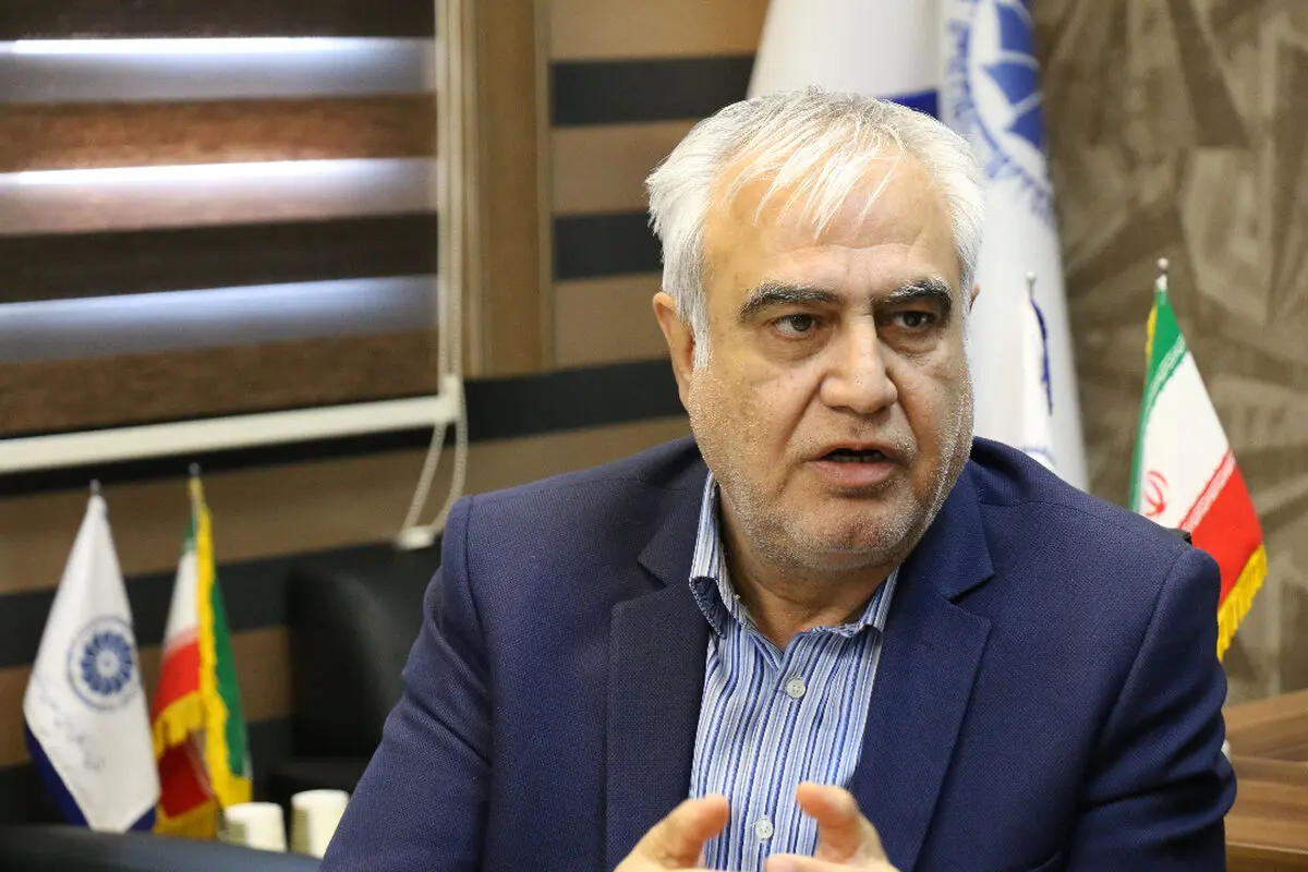 تشکیل وزارت بازرگانی با اصل کوچک‌سازی دولت مغایرت قانونی دارد 