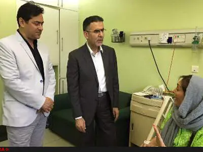 عیادت ایوبی از منیژه حکمت