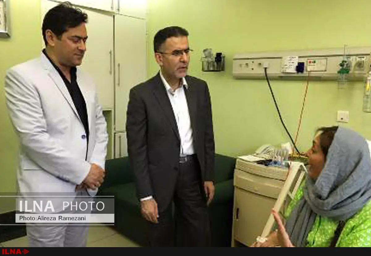 عیادت ایوبی از منیژه حکمت