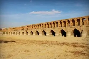 ذخیره سد زاینده رود نسبت به میانگین بلند مدت ۵۶ درصد کمتر است
