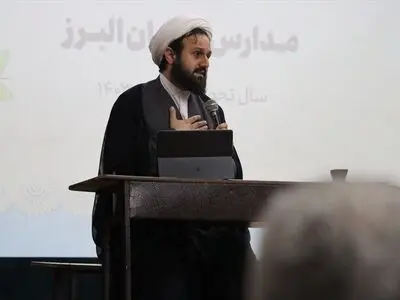 ارتباط با قرآن، نهج البلاغه و صحیفه سجادیه برای روحانیون طرح امین بسیار مهم است