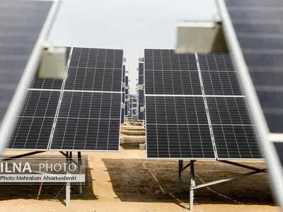 بازدید اصحاب رسانه از نیروگاه خورشیدی