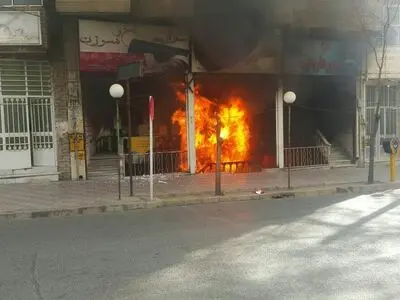 مهار آتش‌سوزی پاساژ طاهری محلات/ یک نفر مصدوم شد