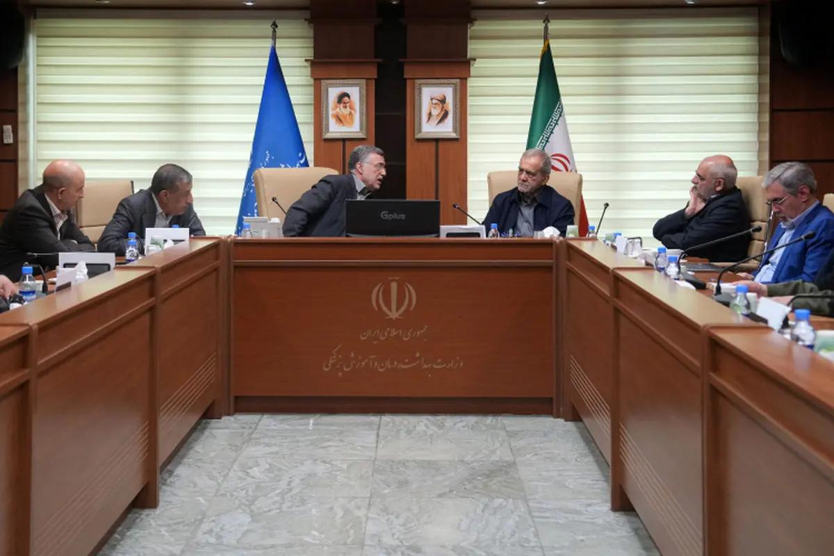 در شرایط جنگی هیچ‌یک از خدمات نظام سلامت متوقف نشد/ حل مشکل نقدینگی داروسازان در دستور کار دولت قرار دارد