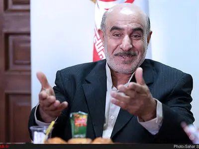 در سیستمی که دولت کارگر و کارفرما همه ناراضی هستند، نمی‌توان منتظر بهبود امور بود