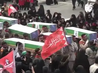 برگزاری مراسم تشییع پیکر‌های تازه شناسایی شده شهدای دبستان شجره طیبه میناب