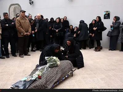 تصاویر خاکسپاری نیما طباطبایی؛ کارگردان جوان سینمای ایران