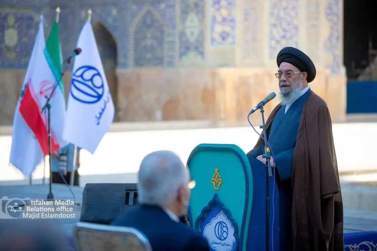 نگاههای سیاسی در انتخاب مدیران دلیل عقب افتادگی کشور است/ نباید درآمد شهر با عدم رضایت مردم کسب شود/ مردم نباشند حکومتی در کار نیست