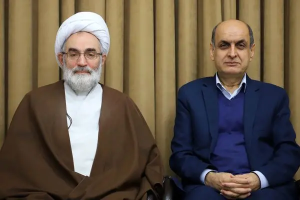  نماینده ولی فقیه در گیلان و استاندار استان، روز جمهوری اسلامی را تبریک گفتند