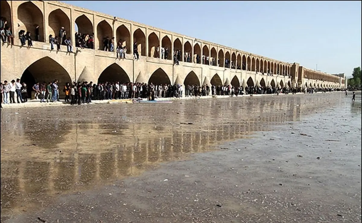زاینده رود جاری شد