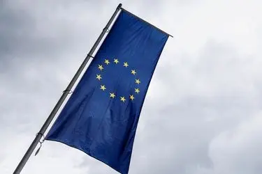 در پی تنش‌های خاورمیانه،‌ اتحادیه اروپا طرح ممنوعیت کامل واردات نفت از روسیه را کنار گذاشته است