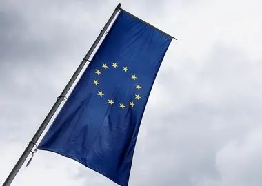 در پی تنش‌های خاورمیانه،‌ اتحادیه اروپا طرح ممنوعیت کامل واردات نفت از روسیه را کنار گذاشته است