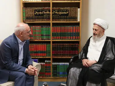 مردم مطمئن باشند که مسئولان همه تلاش خود را برای رفع مشکلات به کار گرفته‌اند