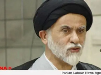 مرتضوی استراتژی فرار به جلو را در پیش گرفته است
