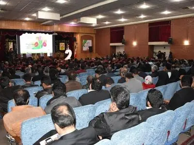 سهم ایران در صادرات گل ،یک دهم درصد بازار دنیا / یکصد شاخه گل رز معادل یک بشکه نفت در بازار بین المللی