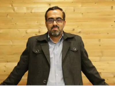 جمهوری اسلامی ایران تنها نظامی است که توانسته با آرمان‌های بلند پای مردم‌سالاری بایستد