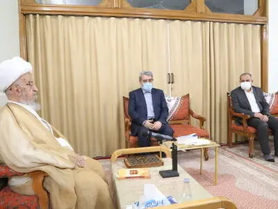 دلالان چه کسانی هستند که زور دستگاه قضا و دولت به آنها نمی‌رسد/نابسامانی های اقتصادی و مشکلات معیشتی به شدت مردم را رنج می‌دهد