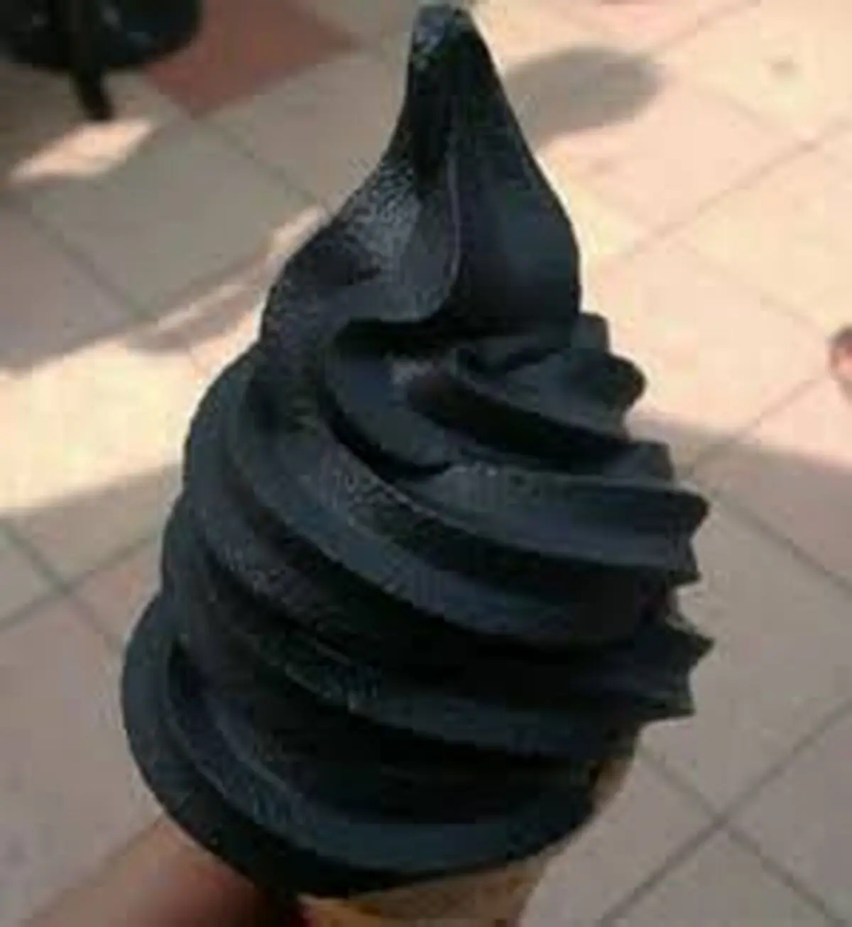 بستنی چینی با طعم زغال