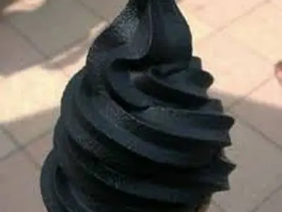 بستنی چینی با طعم زغال