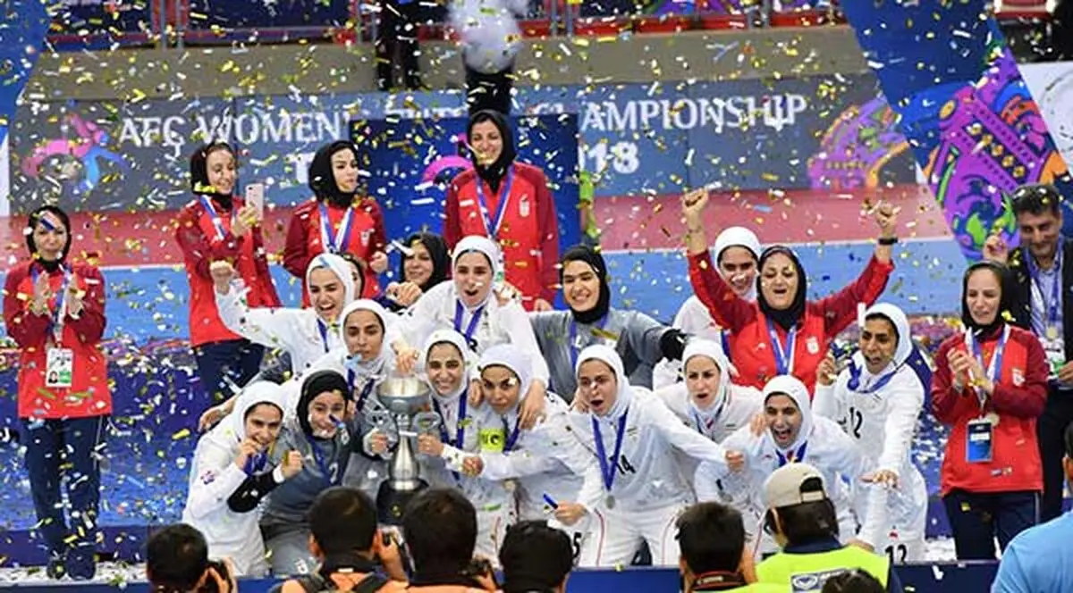 تکرار آقایی دختران ایران در آسیا / برانکو امشب با پرسپولیس می بندد / خداحافظی شفاهی افتخاری با استقلال (عکس)