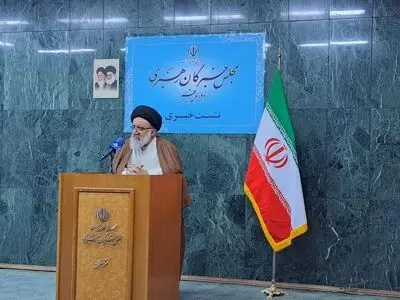 اعضای خبرگان در دیدار با رئیس‌جمهور، گرانی‌های افسارگسیخته و مشکلات معیشتی مردم را مطرح کردند