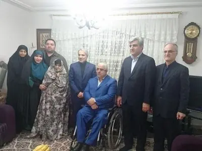 دیدار رئیس سازمان برنامه و بودجه و استاندار گیلان با خانواده شهیدان عاطفی
