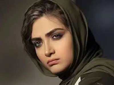 الناز ‌ملک: می‌دانم فحش می‌‌خورم اما پشت فیلم می‌ایستم + فیلم