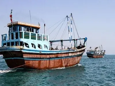 جا به جایی مسافر و کالا در مسیر دریایی گناوه و جزیره خارگ