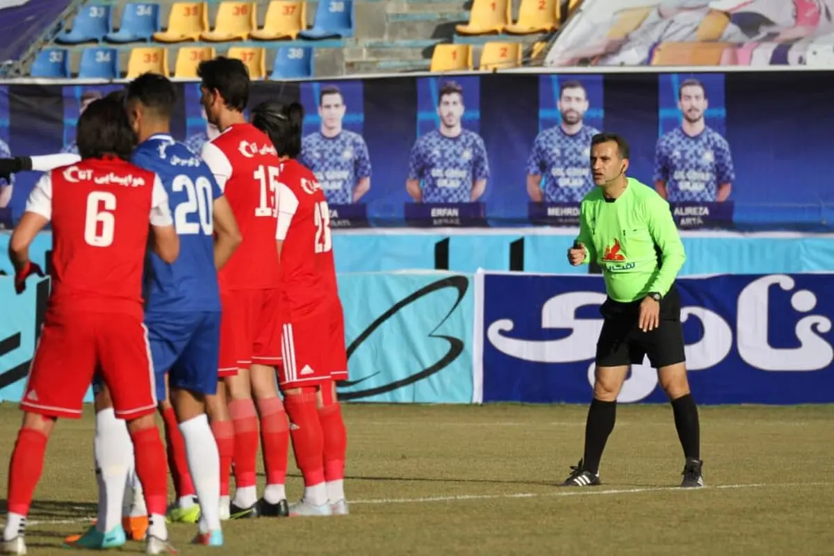 ویدئو: واکنش جنجالی باشگاه گل گهر به عملکرد داوری؛ هند نبود؟/ یک بار توضیح بدهید هند چیست