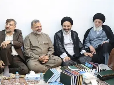 دیدار سرپرست حجاج ایرانی با نمایندگان مراجع عظام در مدینه منوره 