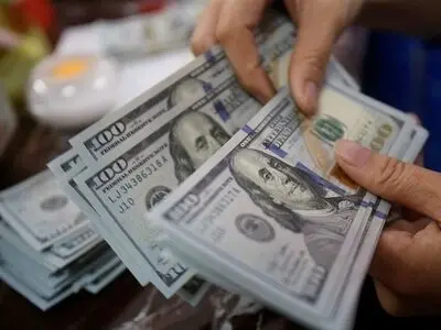 شرکات البتروکیماویات الایرانیة ترفد سوق الصرف بـ 10 ملیارات دولار 